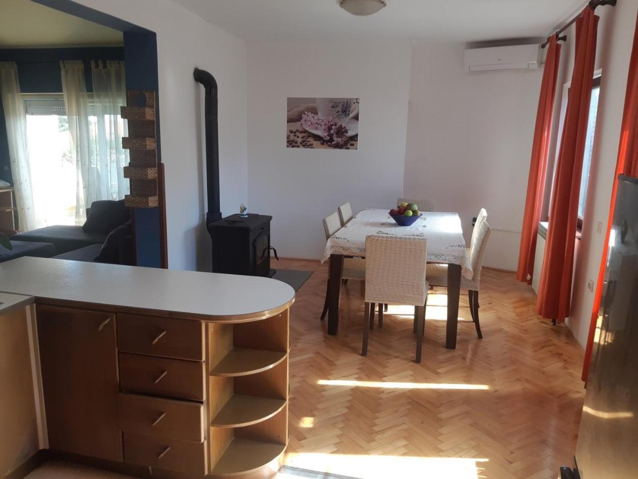 Apartment Marija Pula Bagian luar foto